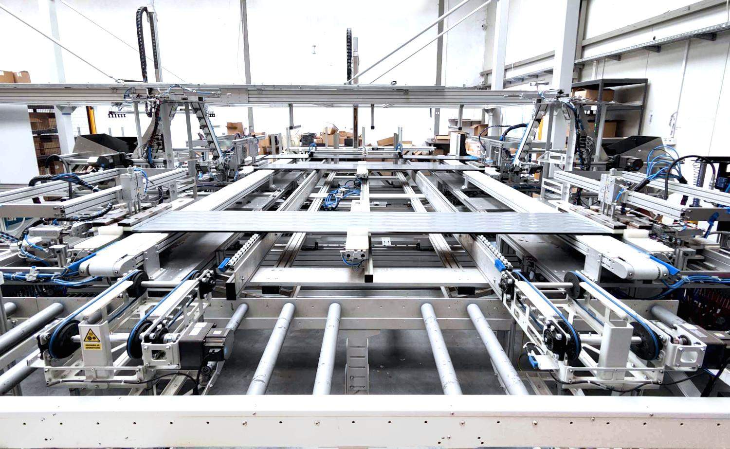 Automatic gluing line for Liderpool profiles